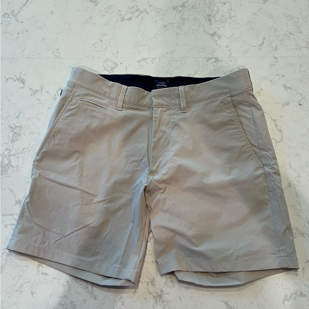 Men’s J Crew Tech Short | W: 30 L: 7